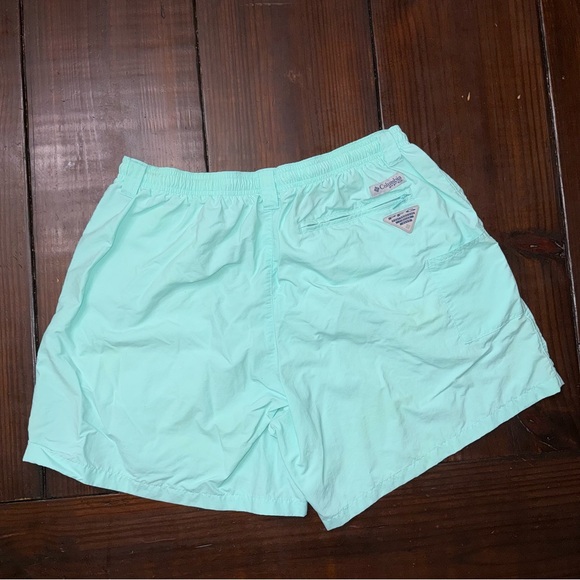 Columbia Seafoam Green 6" Inseam PFG Shorts - Picture 3 of 7